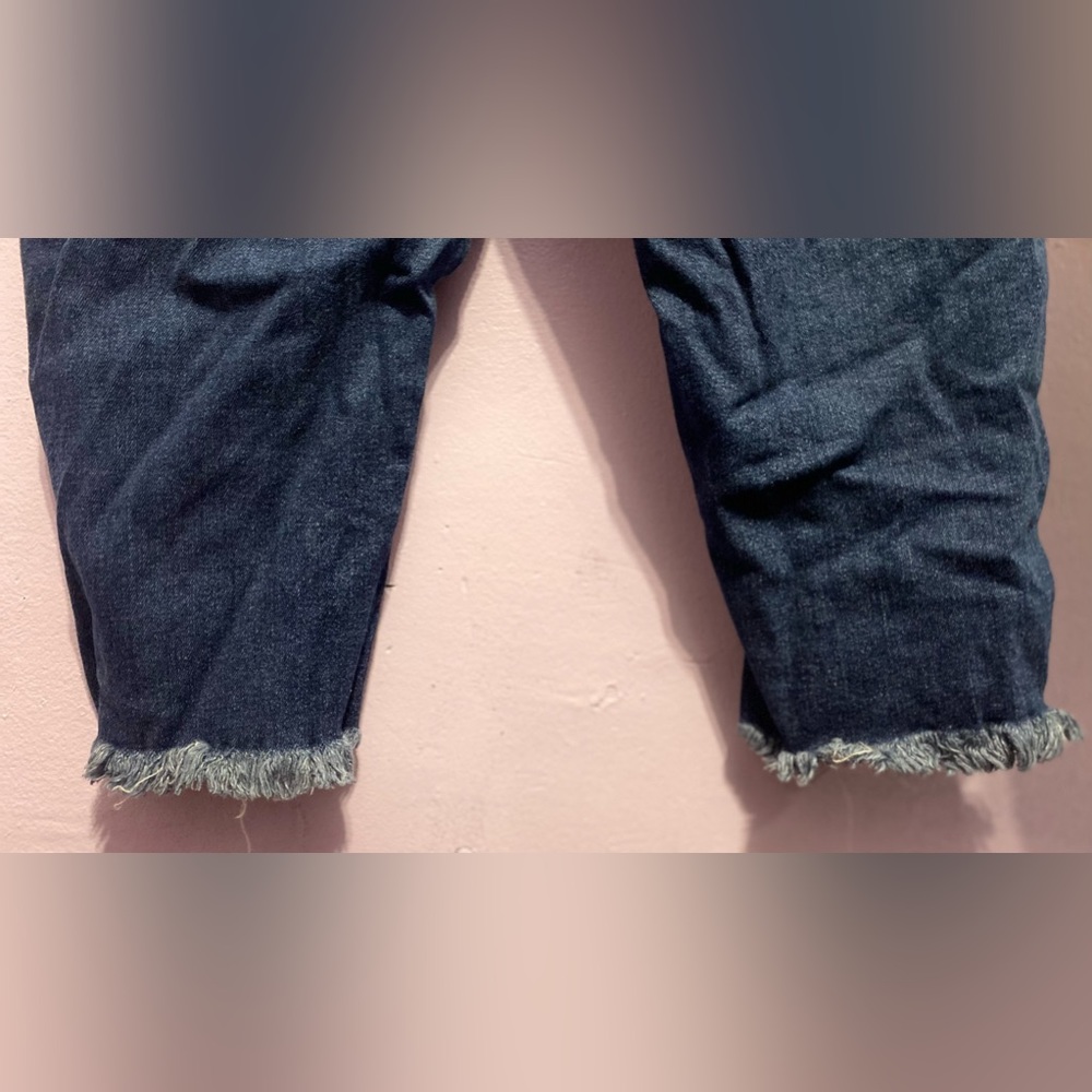 Capri Ripped Jeans - Picture 6 of 7